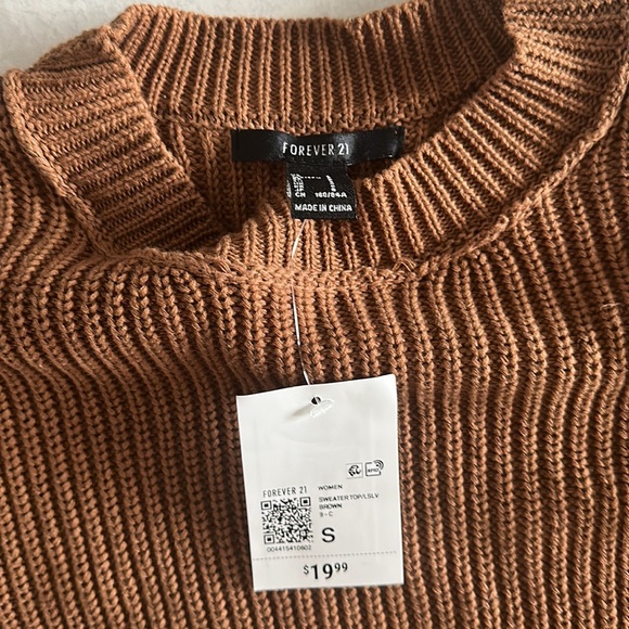 Brand New! Knitted sweater - Picture 2 of 4